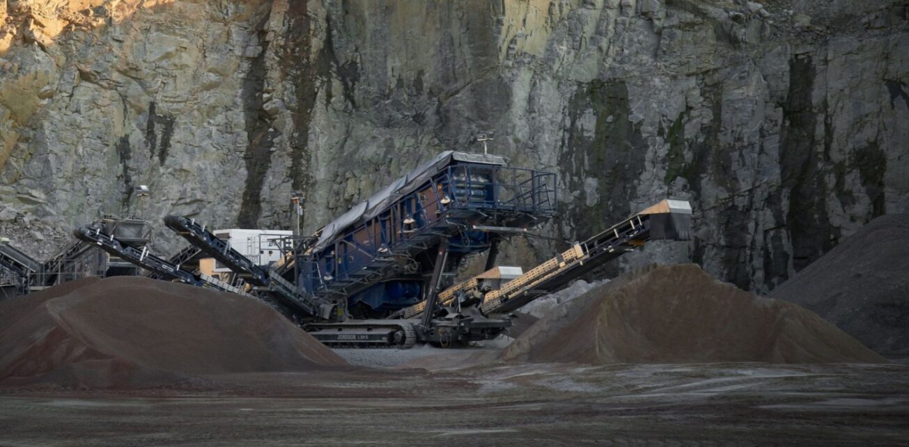 Jonsson L 354 Tracked Screening Plant