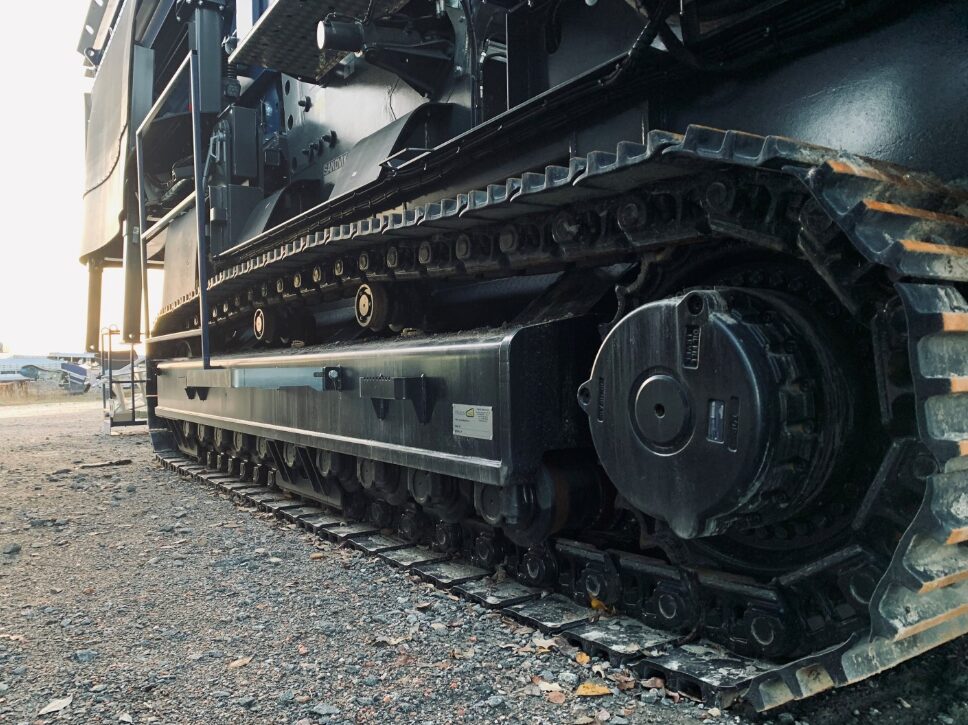 Jonsson L 1208 Tracked Jaw Crusher