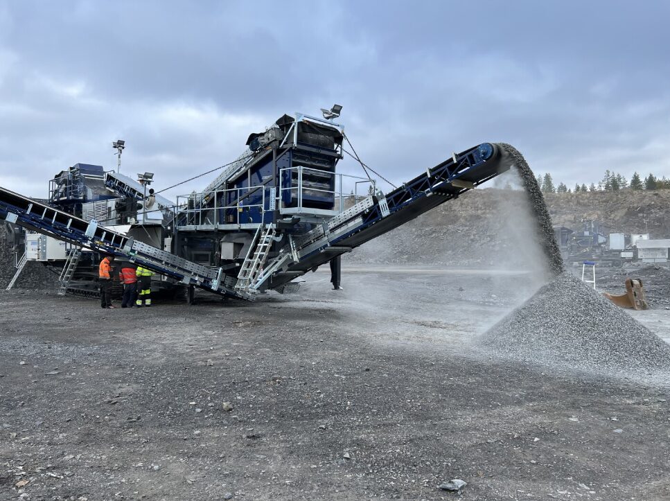 Jonsson L 400 Tracked Cone Crusher