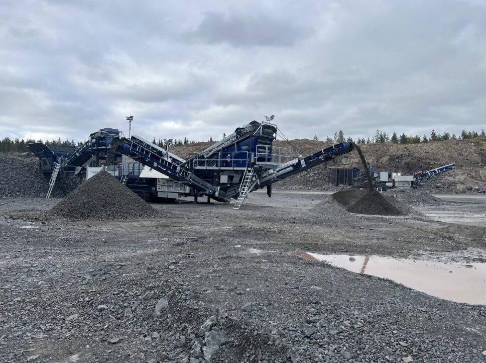 Jonsson L 400 Tracked Cone Crusher