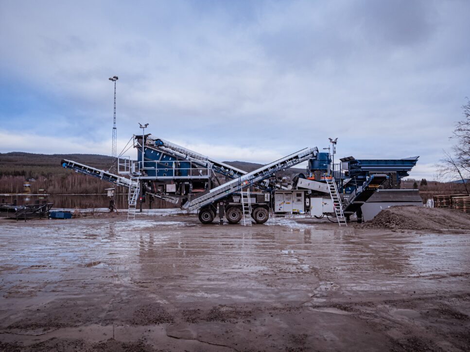 Jonsson W 330 FSS Wheeled Cone Crusher