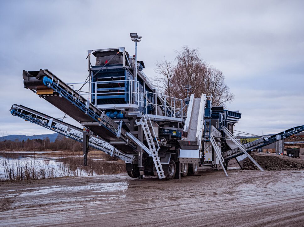 Jonsson W 330 FSS Wheeled Cone Crusher