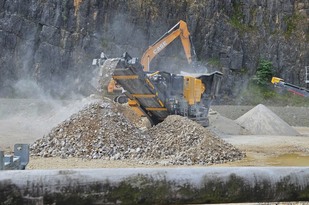 Tesab 700ie electric jaw crusher demonstration at Hillhead 2024
